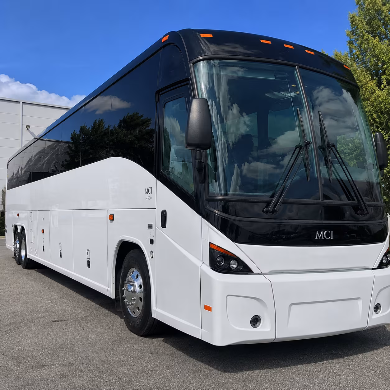 daily shuttle buses for phoenix s suburban office parks and tech corridors