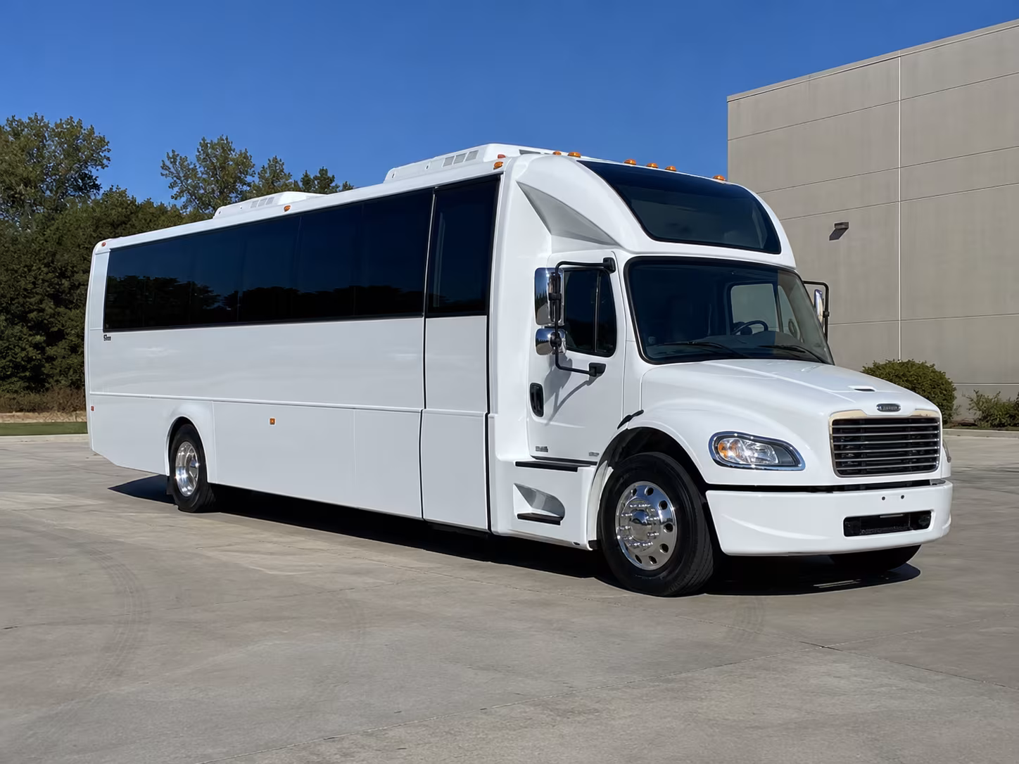 phoenix 28 passenger party bus